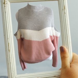 Almost Famous Knitted Acrylic Cold Shoulder Sweater 2X Gray/Pink/Cream